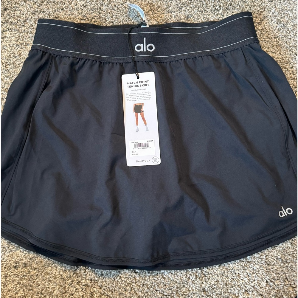 Alo yoga match point tennis skirt * Black * never worn * NWT * size Medium